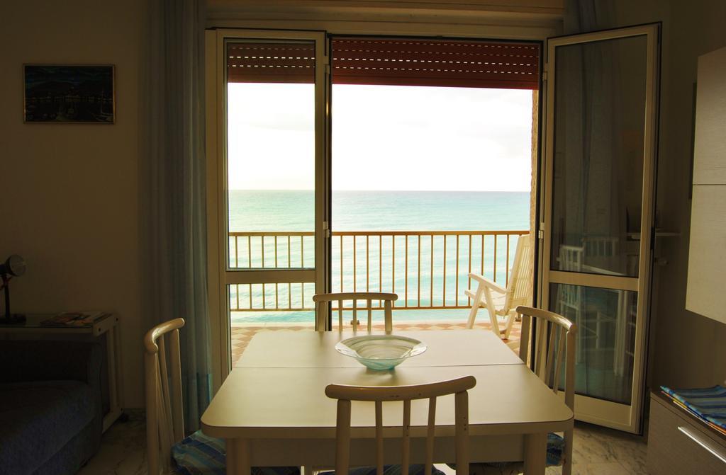 Gaiavacanze Beach Apartment ボルディゲーラ エクステリア 写真