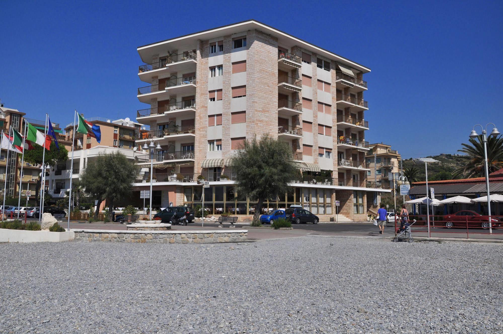 Gaiavacanze Beach Apartment ボルディゲーラ エクステリア 写真